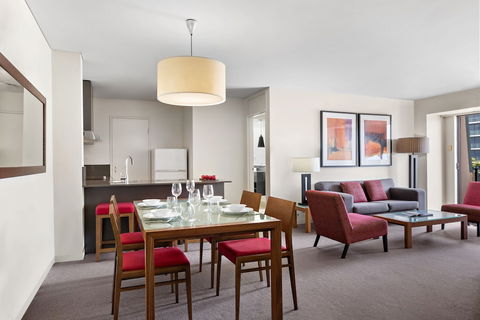 Mantra On Hay - Darwin Holiday 6