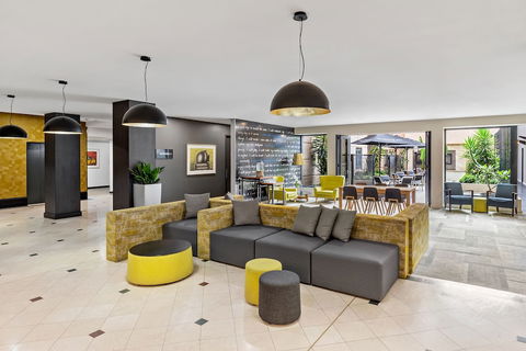 Mantra On Hay - Darwin Holiday 4