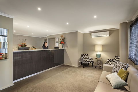 Quest Mont Albert - Darwin Holiday 3