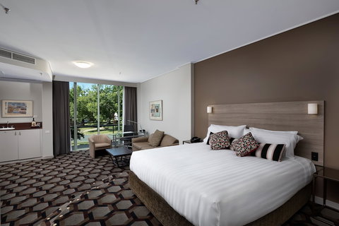 Rydges Canberra - Darwin Holiday 4