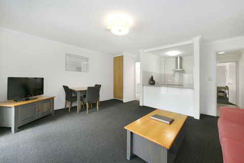 Mt Ommaney Hotel Apartments - Darwin Holiday 6