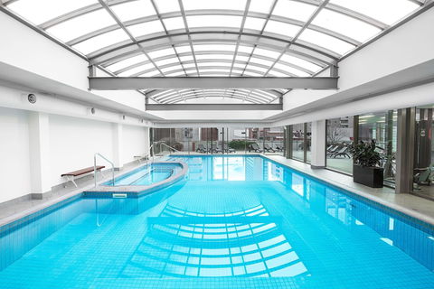 Mantra On Russell - Darwin Holiday 2