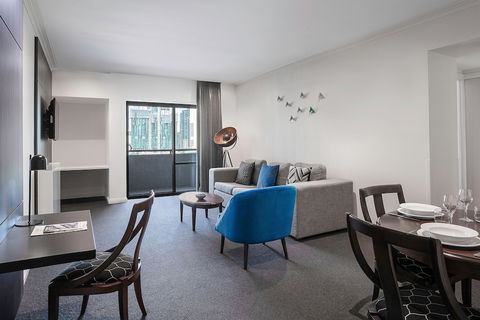 Mantra On Russell - Darwin Holiday 4