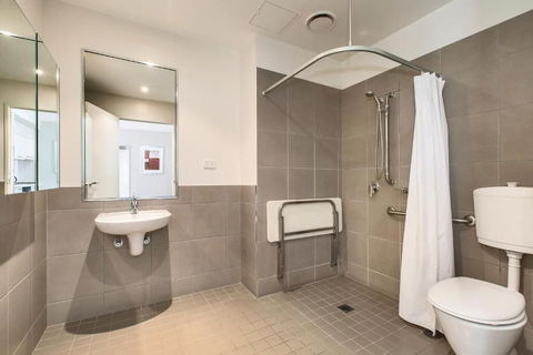 Gladstone Downtown Central Apartment Hotel - Darwin Holiday 6
