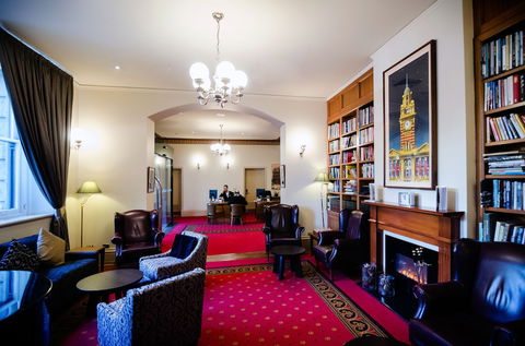 Grand Hotel Melbourne - Darwin Holiday 3