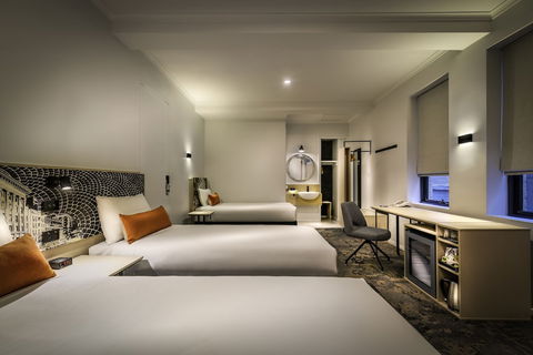 Batmanâ€™s Hill On Collins - Darwin Holiday 6