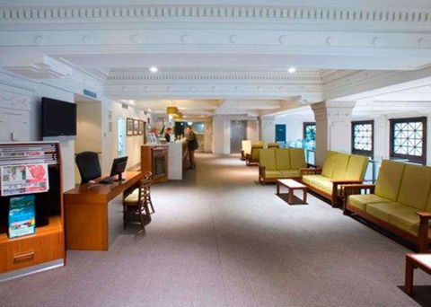 Batmanâ€™s Hill On Collins - Darwin Holiday 5