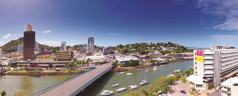 Oaks Townsville Gateway Suites - Darwin Holiday 0