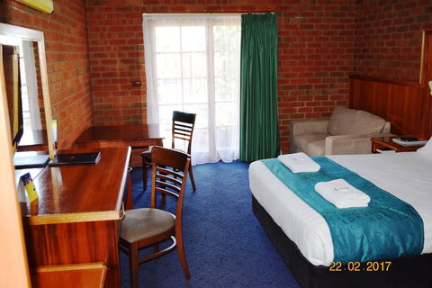 Early Australian Motor Inn - Darwin Holiday 4