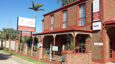 Early Australian Motor Inn - Darwin Holiday 0
