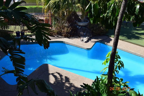 Early Australian Motor Inn - Darwin Holiday 1