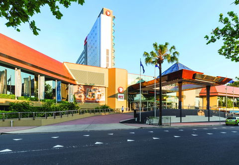 Travelodge Hotel Bankstown Sydney - Darwin Holiday 1