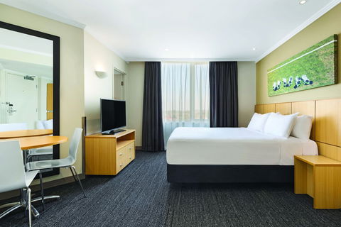 Travelodge Hotel Bankstown Sydney - Darwin Holiday 5