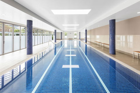 Meriton Suites Broadbeach, Gold Coast - Darwin Holiday 4