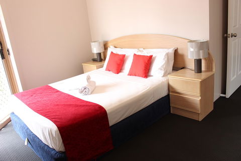 Surfers Riverside Apartments - Darwin Holiday 3