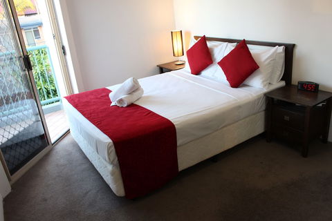 Surfers Riverside Apartments - Darwin Holiday 2