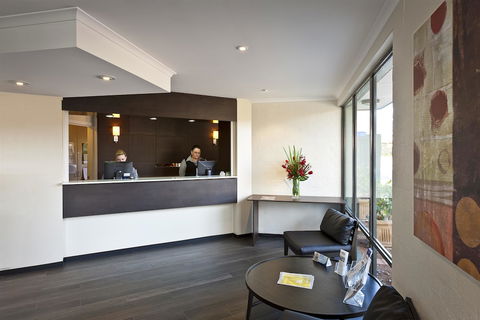 Ibis Styles Canberra Tall Trees - Darwin Holiday 1