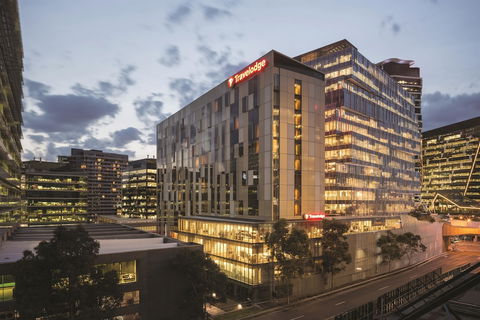 Travelodge Hotel Melbourne Docklands - Darwin Holiday 3