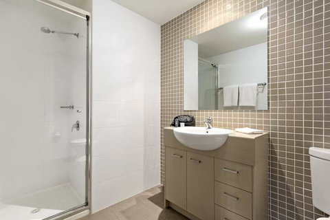 Quest Singleton - Darwin Holiday 7