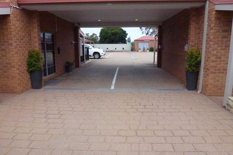 Colonial Motor Inn Bairnsdale - Darwin Holiday 2