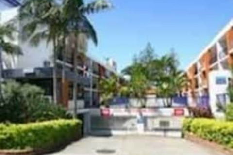 Club Surfers - Darwin Holiday 1