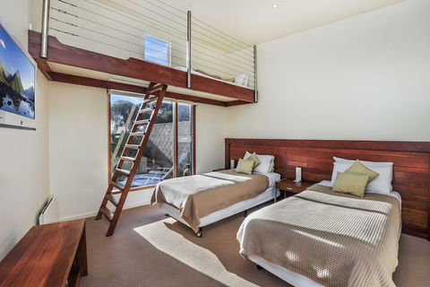 Hearns Beachside Villa 4 - Darwin Holiday 2