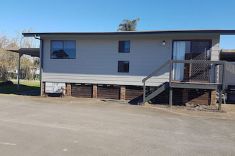 Bentley Waterfront Motel & Cottages - Darwin Holiday 0