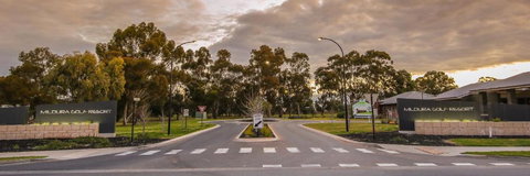 Mildura Golf Resort - Darwin Holiday 4