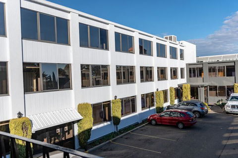 Astor Inn - Darwin Holiday 1