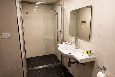 Astor Inn - Darwin Holiday 3