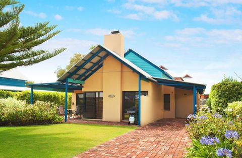 Dunsborough Beach Cottages - Darwin Holiday 0