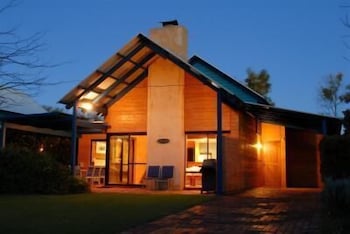 Dunsborough Beach Cottages - Darwin Holiday 6