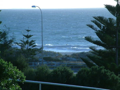 Scarborough & Absolutely Beachfront - Darwin Holiday 3