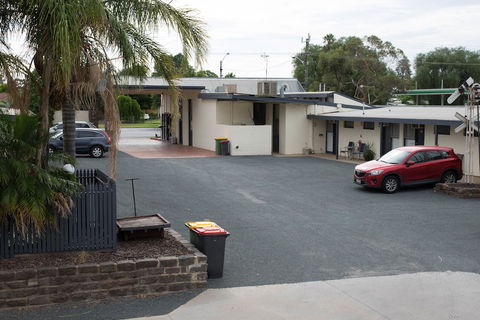 Pioneer Station Motor Inn - Darwin Holiday 0