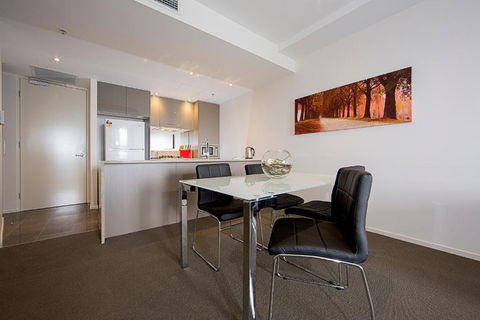 Accommodate Canberra Manhattan On The Park - Darwin Holiday 6