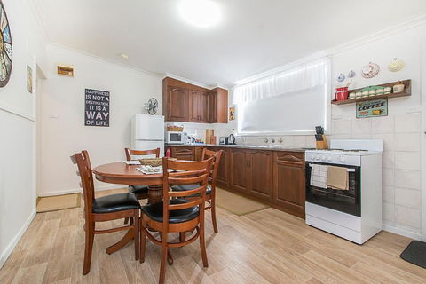 Stoneleigh Cottage Bed & Breakfast - Darwin Holiday 5
