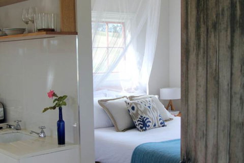 Wines For Joanie Cottage - Darwin Holiday 3