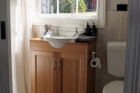 Wines For Joanie Cottage - Darwin Holiday 1