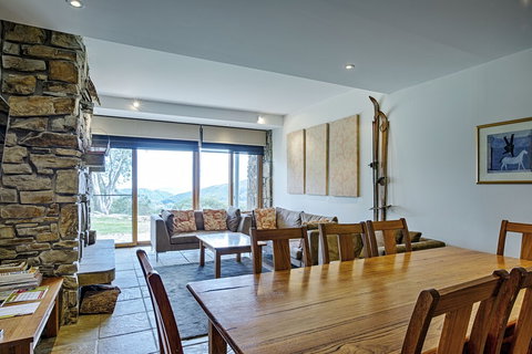 Alpine Woodsmoke - Darwin Holiday 3