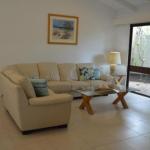 Orangewood - Darwin Holiday 0