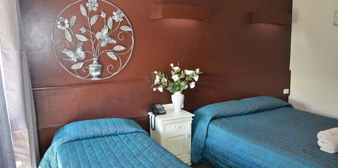Warwick Motor Inn - Darwin Holiday 0