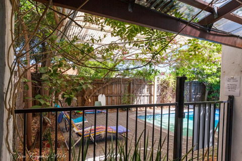 Aarn House B & B Airport Accommodation - Darwin Holiday 3