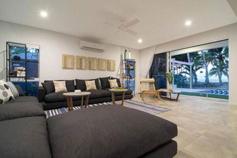 Tenterfield On Oak - Darwin Holiday 5