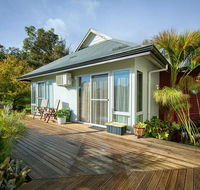 Glenelg on King Bed  Breakfast - Darwin Holiday