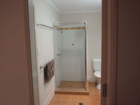 Lake Barra Cottages - Darwin Holiday 3