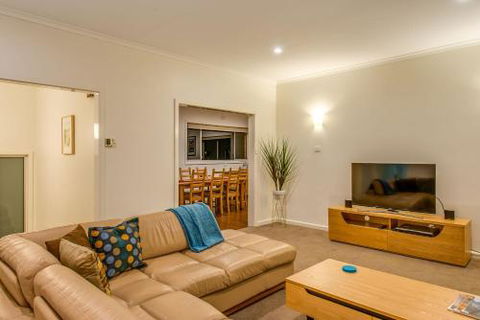 City Lights - Darwin Holiday 4