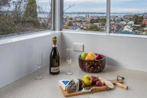 City Lights - Darwin Holiday 0