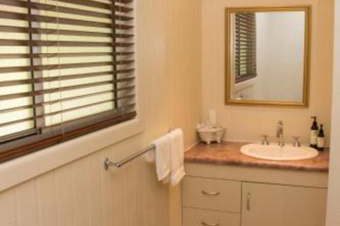 Chilverton Cottages & Restaurant - Darwin Holiday 3