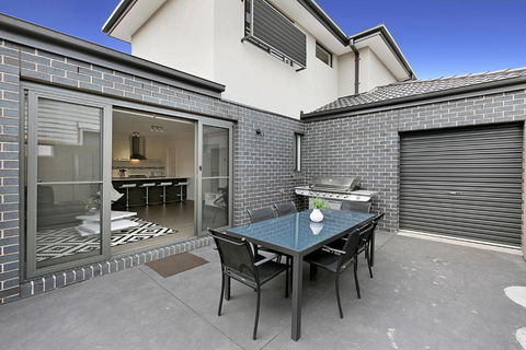 Palm Grove Beach House Dromana - Darwin Holiday 1