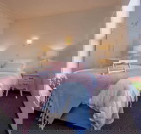 Twelve Errard - Darwin Holiday